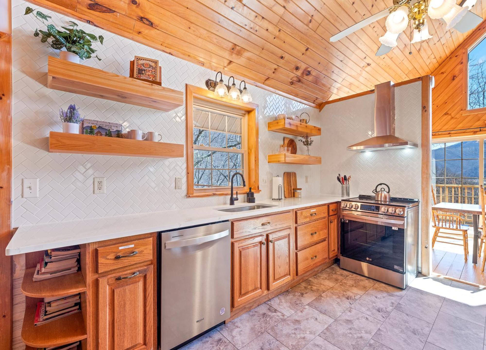 Maggie Valley Cabin With Beautiful Mountain Views, Hottub, Pet Friendly, Gameroom, Fireplace ภายนอก รูปภาพ