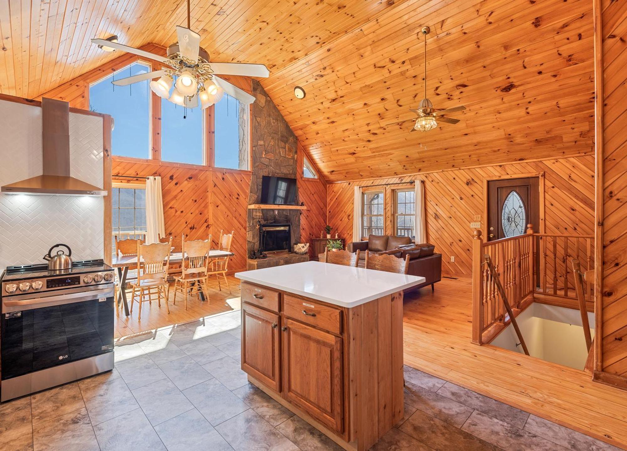 Maggie Valley Cabin With Beautiful Mountain Views, Hottub, Pet Friendly, Gameroom, Fireplace ภายนอก รูปภาพ